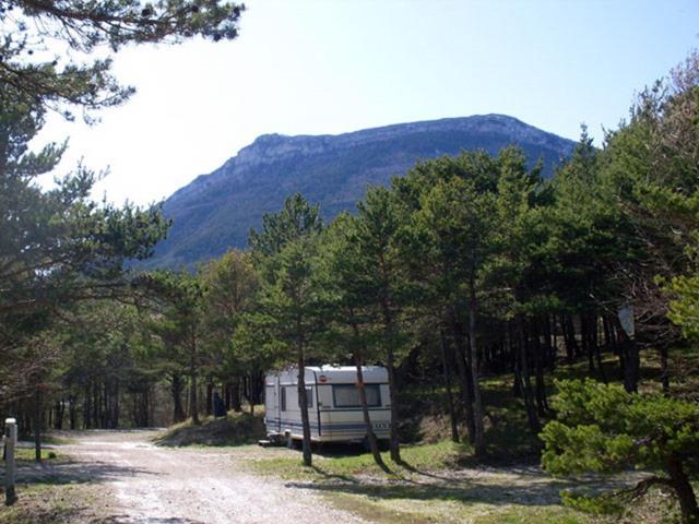 Camping La Chabannerie Hotel Saint-Martin-de-Clelles Exterior foto